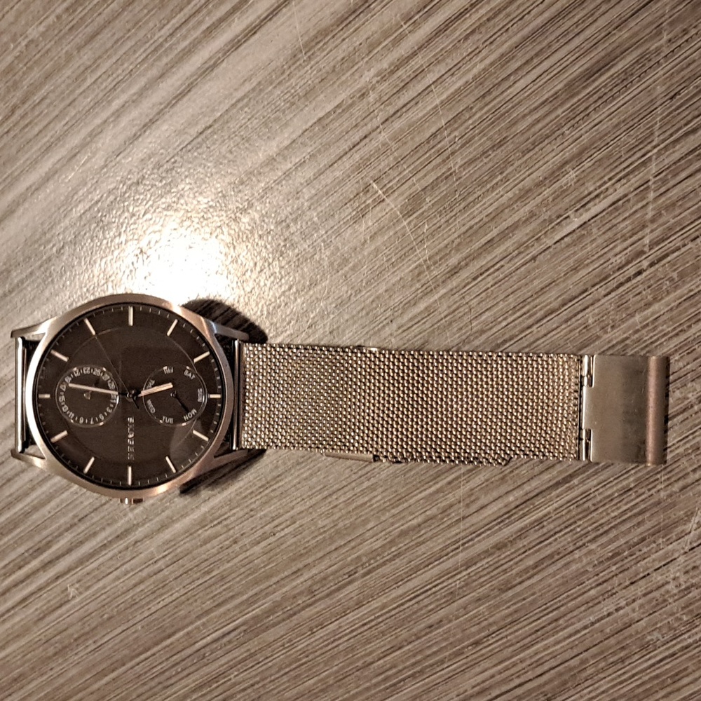 Watch - Picture 5 of 5